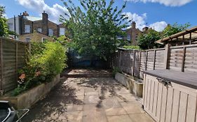 Single Room With En-Suite Shower Room In Zone 1 London