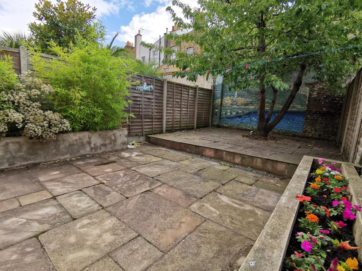 Single Room With En-Suite Shower Room In Zone 1 Londres Exterior foto
